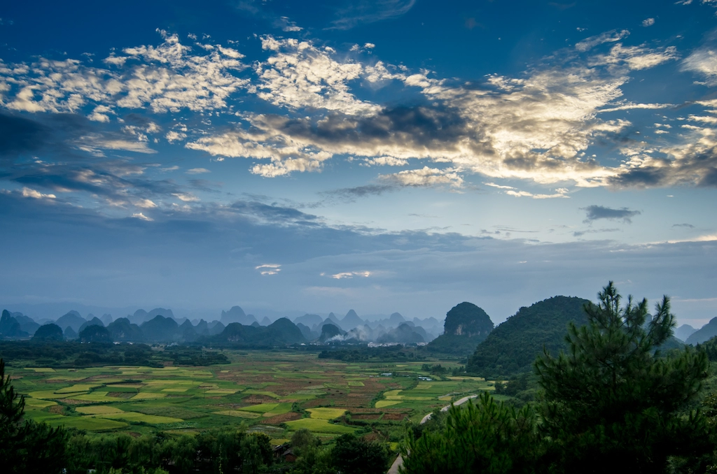 Optimizing Cloud Applications with Layered Architecture