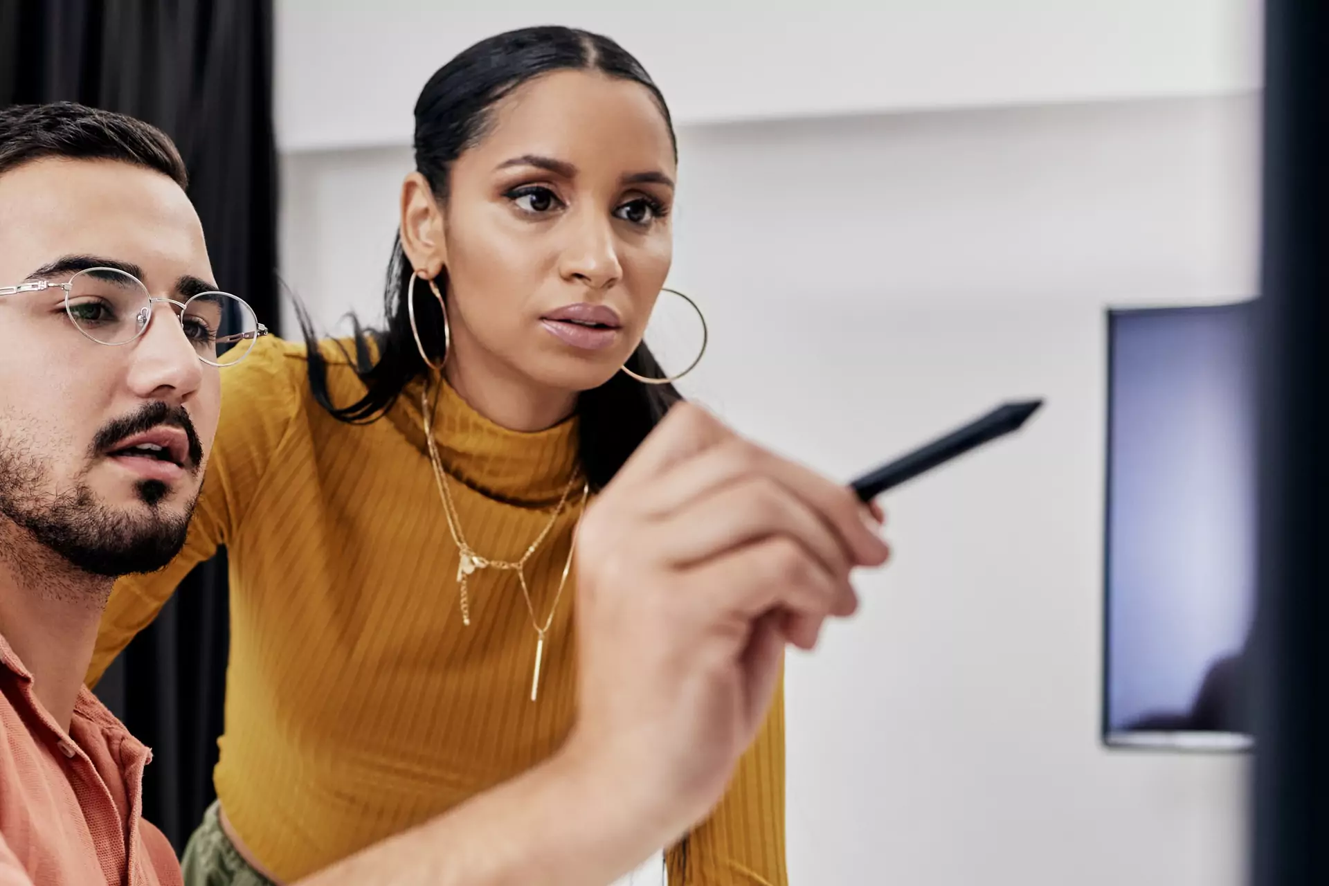 A calm workspace, representing the Business Momentum System working automatically while the user sleeps — seamless progress without manual effort.