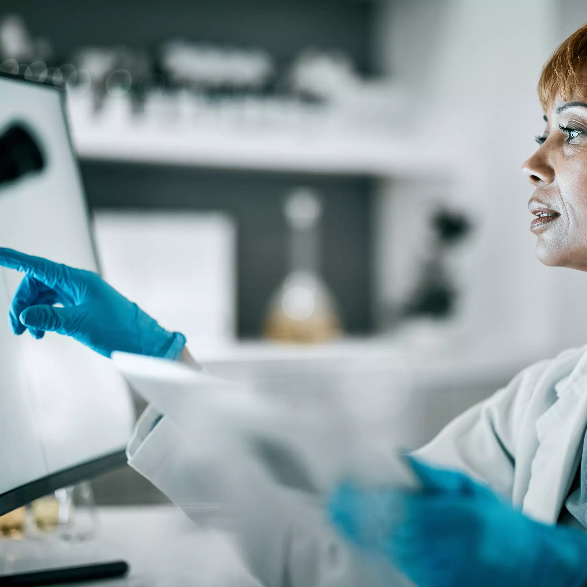 LIS analytics dashboard with lab performance metrics